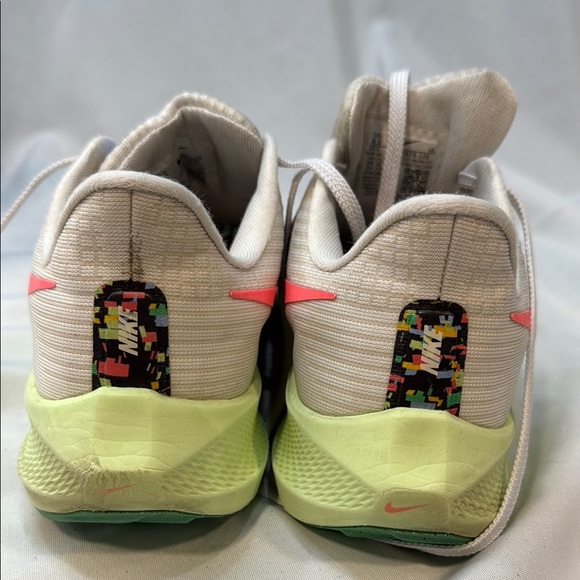 Nike Air Zoom Pegasus39 Womens Size 8.5 Low Top Running Sneaker Pre-owned - Picture 4 of 16